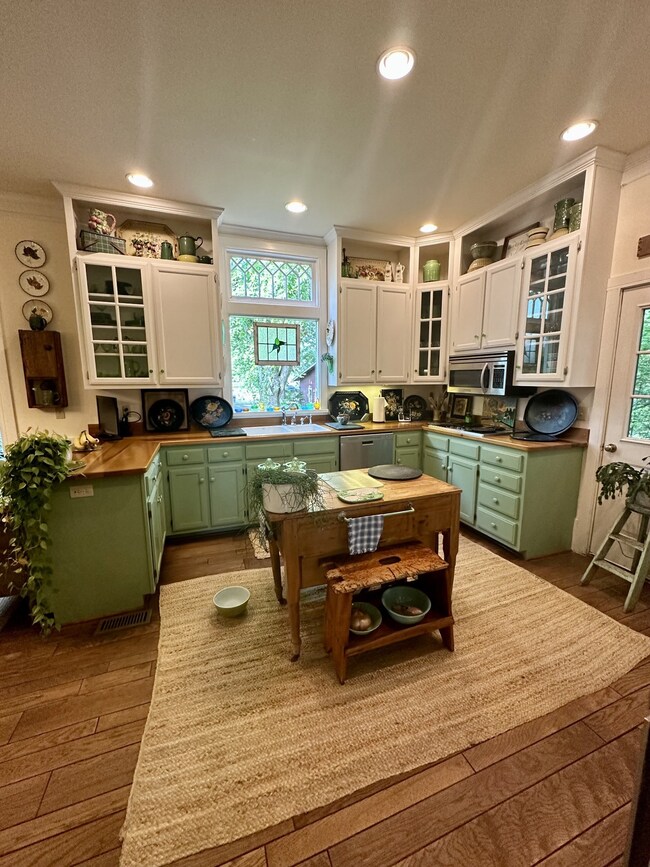 1098 New Center Church Rd, Shelbyville, TN 37160 - photo 5