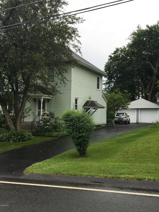 39 Gale Ave, Pittsfield, MA 01201 - photo 3