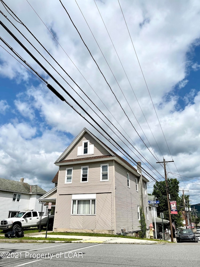 48 E Union St, Nanticoke, PA 18634 - photo 2