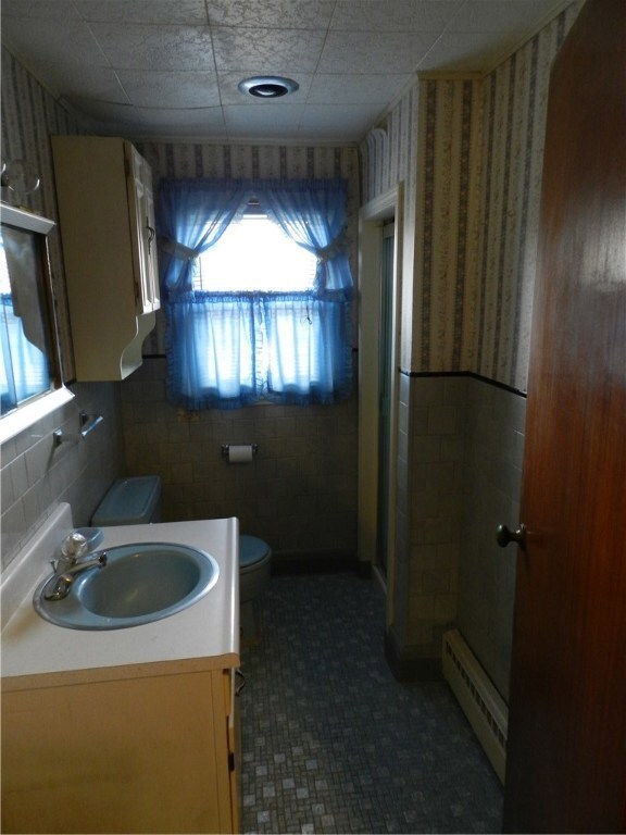 31 Winthrop St, Riverside, RI 02915 - photo 5