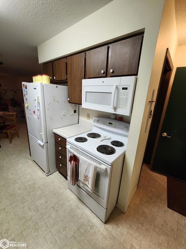 210 N Mill Rd, Buffalo Center, IA 50424 - photo 7