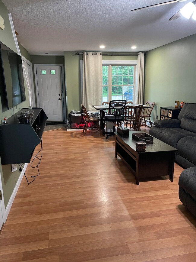 52 Woodland Green, Rochester, NH 03868 - photo 5