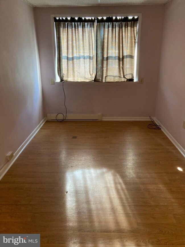 15 N Washington St unit 4, Berkeley Springs, WV 25411 - photo 4