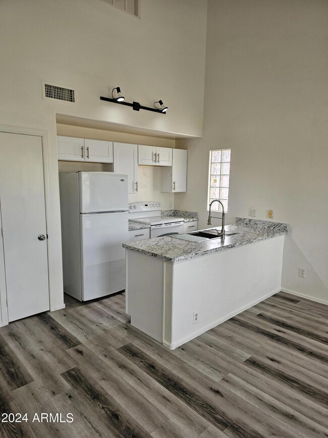 1101 W Apache St unit B, Phoenix, AZ 85007 - photo 4