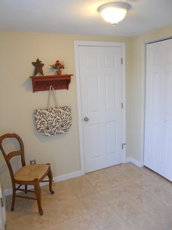 22 Christine St, Worcester, MA 01606 - photo 3