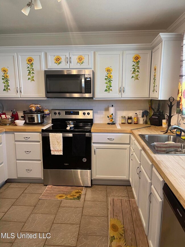 FEE72693-EFE1-44AE-8FDD-DE9DD43EB9FB