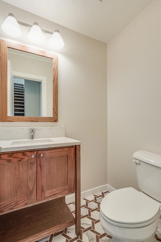 4000 Camelot Heights _c_-21