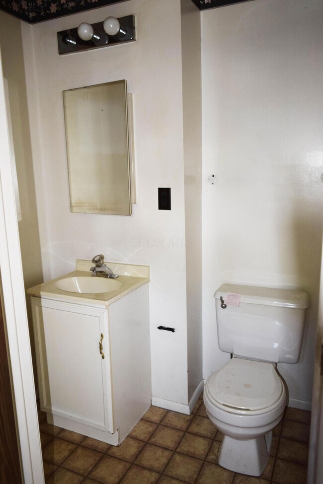 06-Half Bath