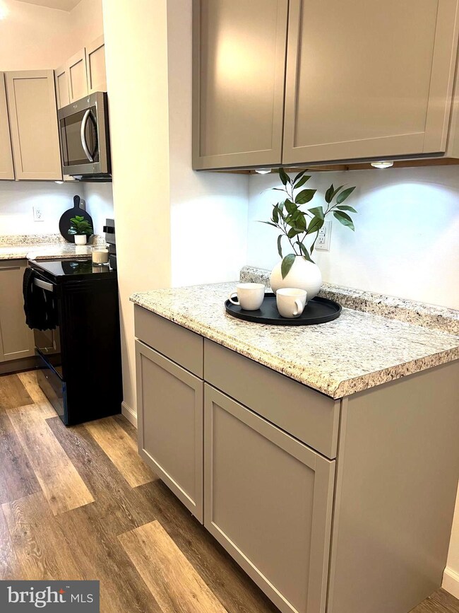 236 S Hartley St, York, PA 17401 - photo 5