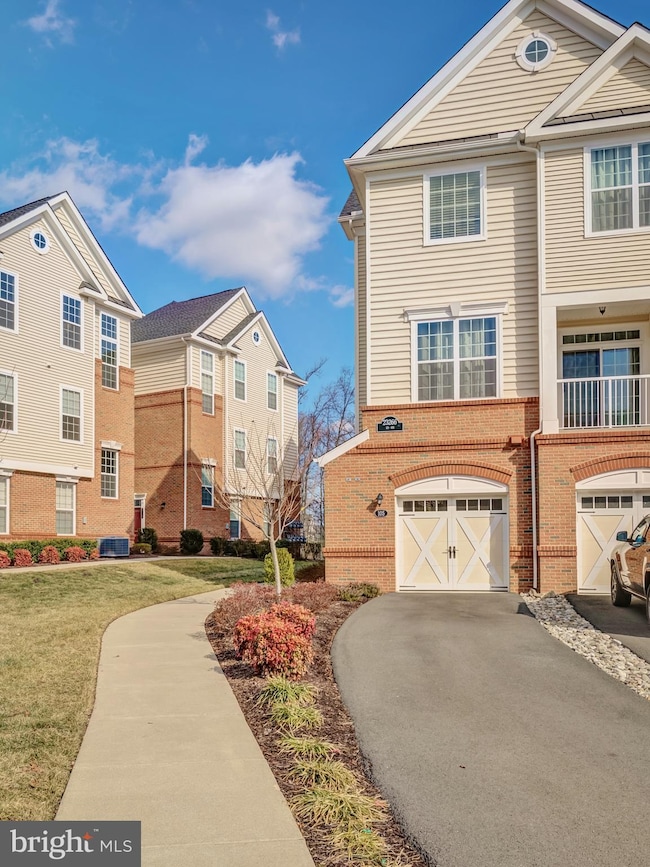 23266 Southdown Manor Terrace unit 105, Ashburn, VA 20148 - photo 3