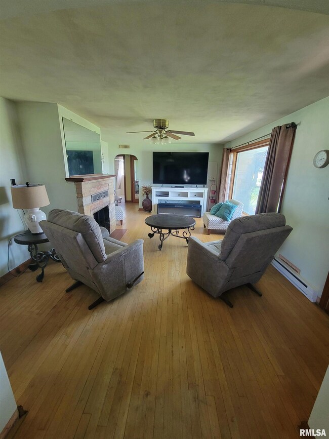 1521 Concord Rd, Jacksonville, IL 62650 - photo 3