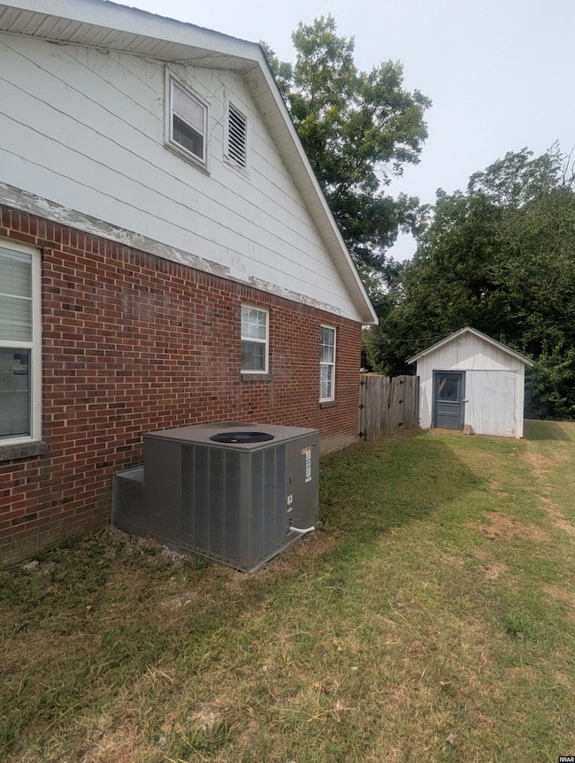 416 N Mccombs St, Martin, TN 38237 - photo 2