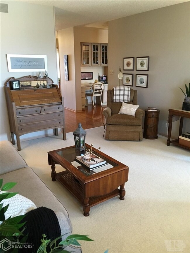 1107 W 18th St S, Newton, IA 50208 - photo 6