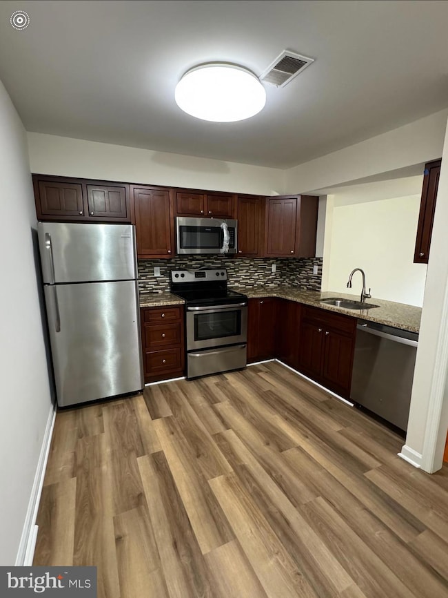 5871 Rowanberry Dr, Elkridge, MD 21075 - photo 6