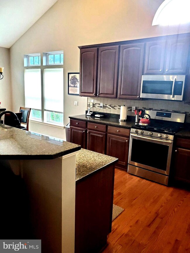 112 Hearthstone Dr, Berlin, NJ 08009 - photo 4