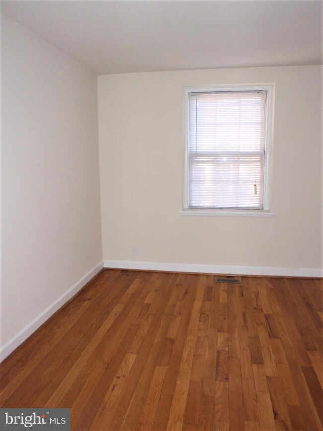 4862 28th St S unit A2, Arlington, VA 22206 - photo 2