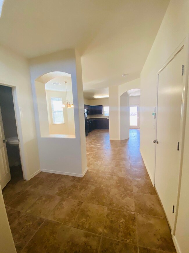 11397 Flor Liatris Dr, Socorro, TX 79927 - photo 3