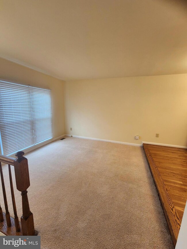 7766 Black Horse Ct, Manassas, VA 20109 - photo 2