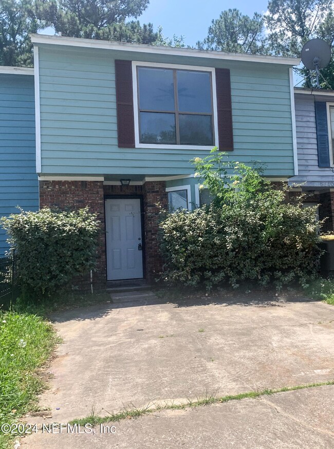 5638 Bennington Dr, Jacksonville, FL 32244 - photo 2
