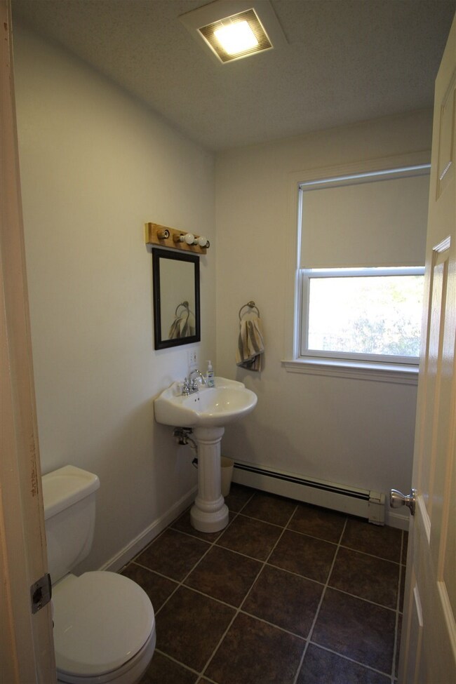 12 Simonds Rd, Portsmouth, NH 03801 - photo 7