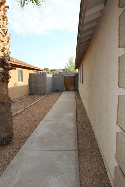 Side walkway