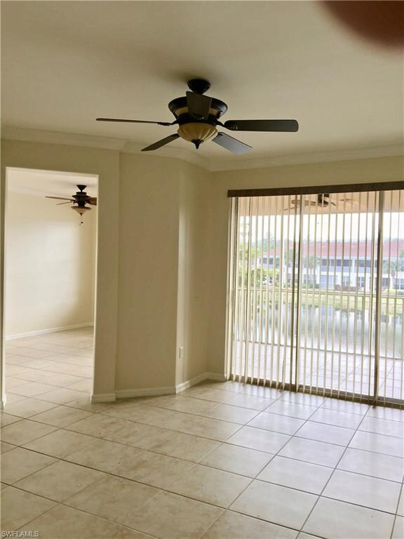 Living Room over looking the lake / Looking into t