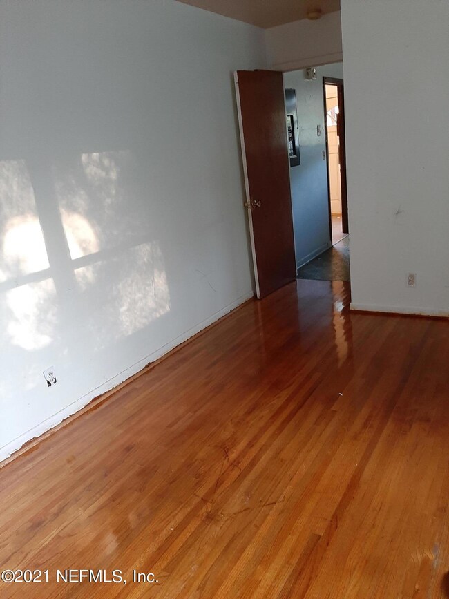 6421 Sage Dr, Jacksonville, FL 32210 - photo 6