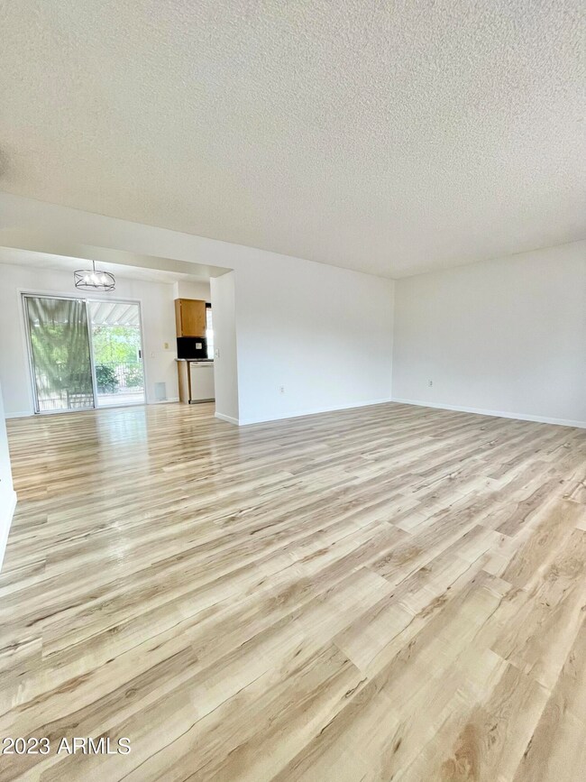 C00C0AC7-BFED-44AB-AC70-E488BDBE0AFF