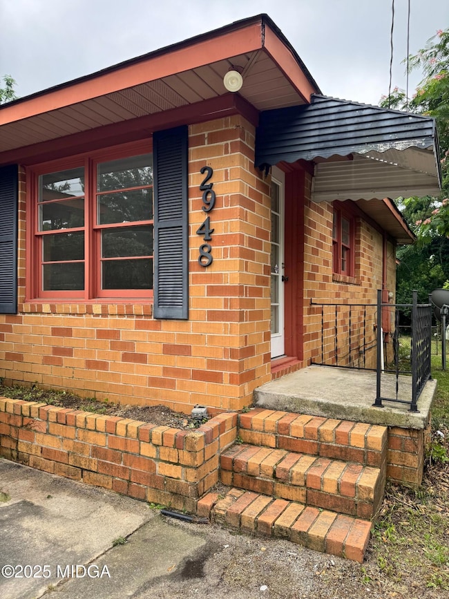 Side porch