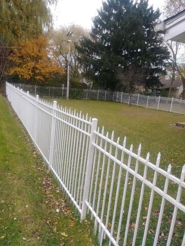 1241 S Elmwood Ave, Waukegan, IL 60085 - photo 2