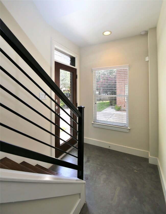 637 Rutland St unit 6, Houston, TX 77007 - photo 4