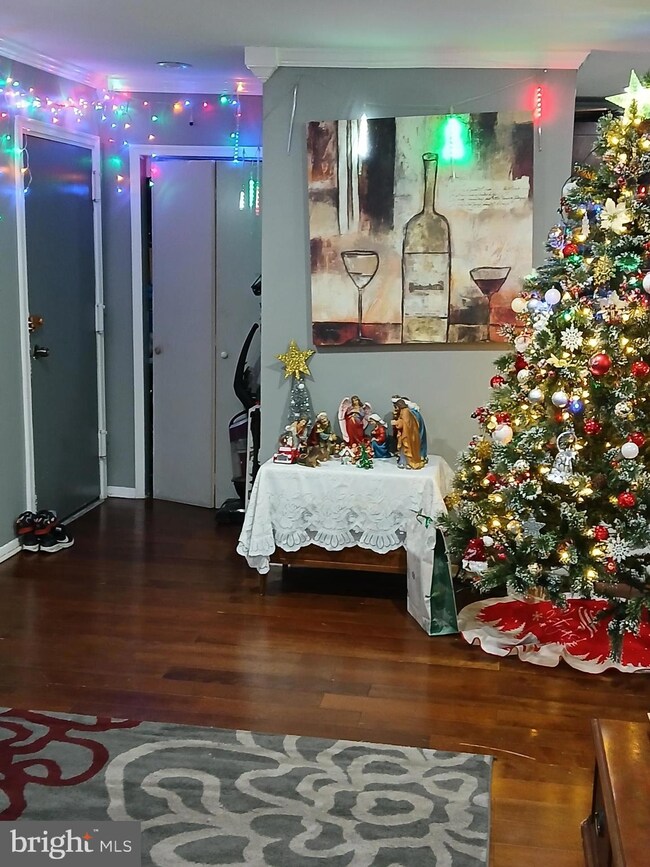 511 N Armistead St unit 303, Alexandria, VA 22312 - photo 2