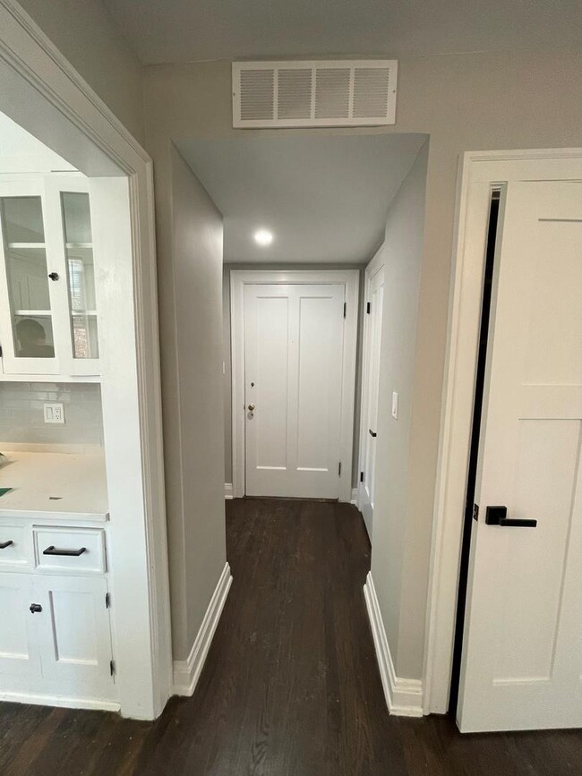 130 N Addison Ave unit 1, Elmhurst, IL 60126 - photo 3