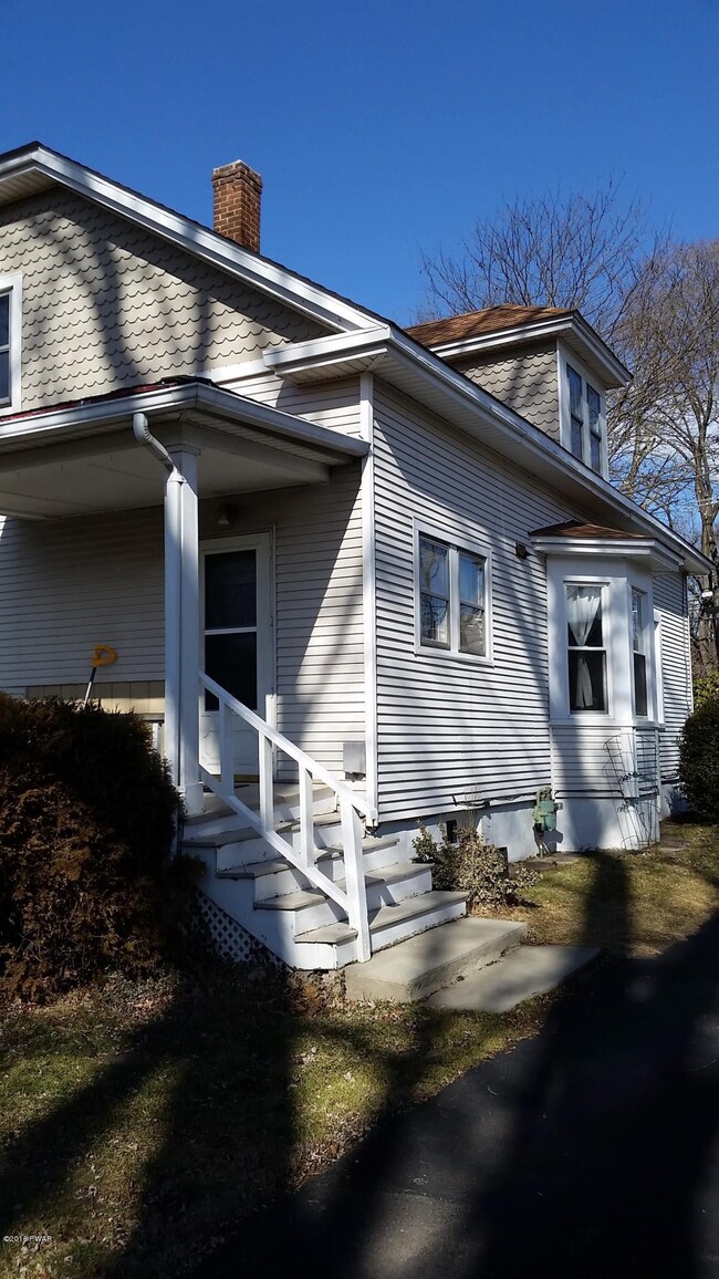 108 W High St, Milford, PA 18337 - photo 4