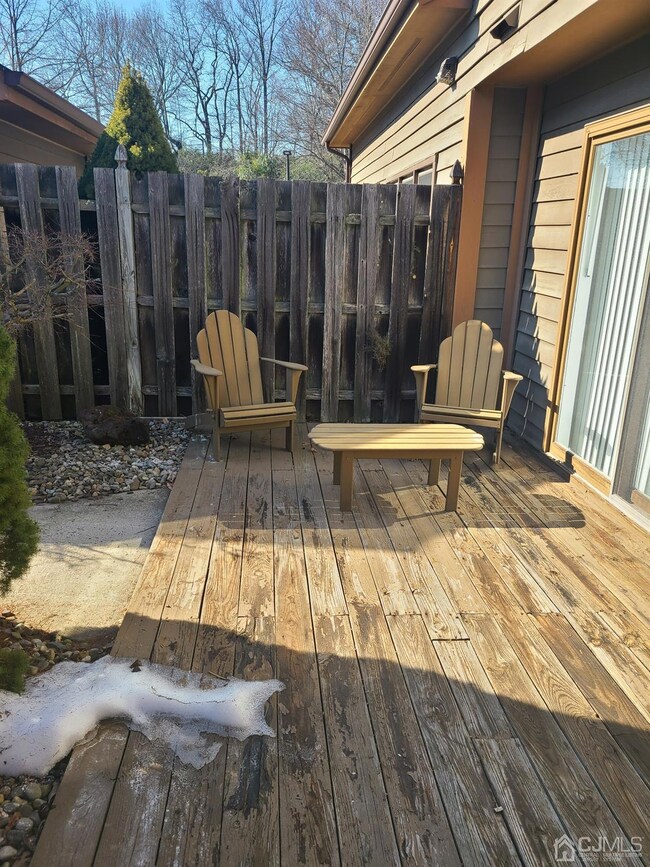 162 Hidden Hollow Ct, Edison, NJ 08820 - photo 2