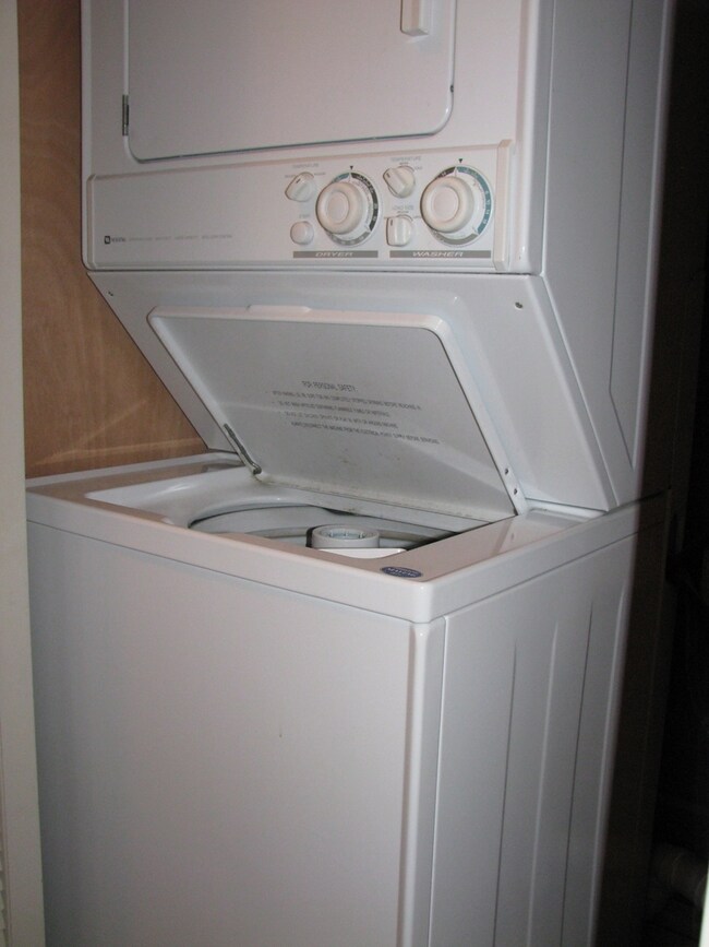 301 E Scott St, Tuscola, IL 61953 - photo 2