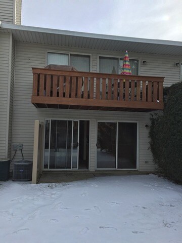 657 Thorntree Ct unit C1, Bartlett, IL 60103 - photo 3