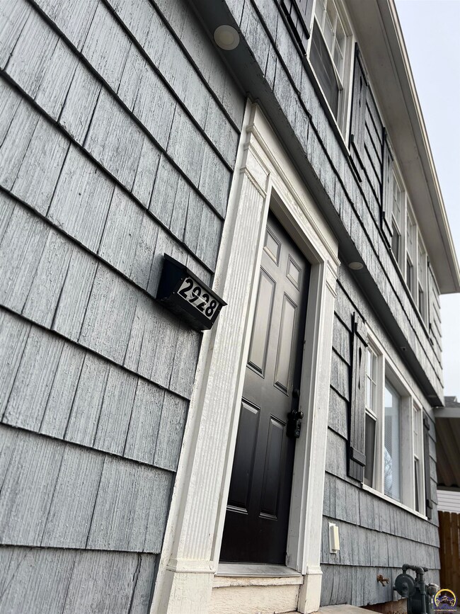 2928 SE Illinois Ave, Topeka, KS 66605 - photo 3