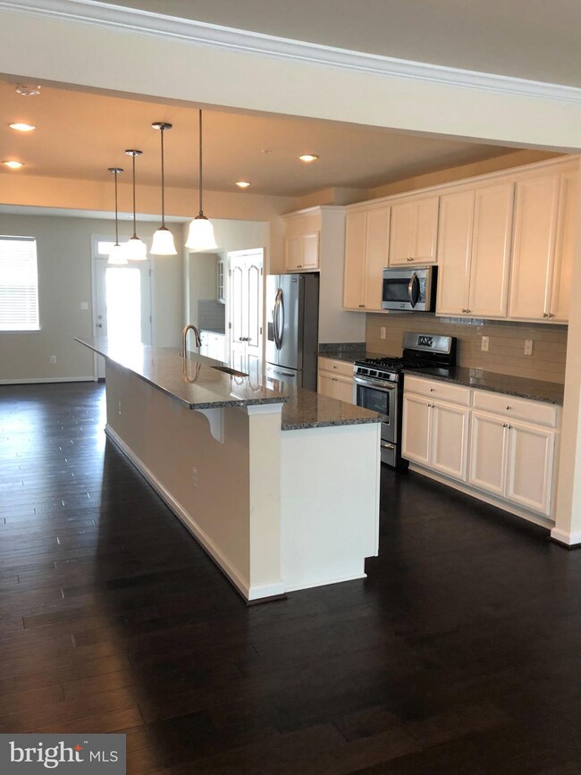 7107 Beaumont Place unit A, Hanover, MD 21076 - photo 2