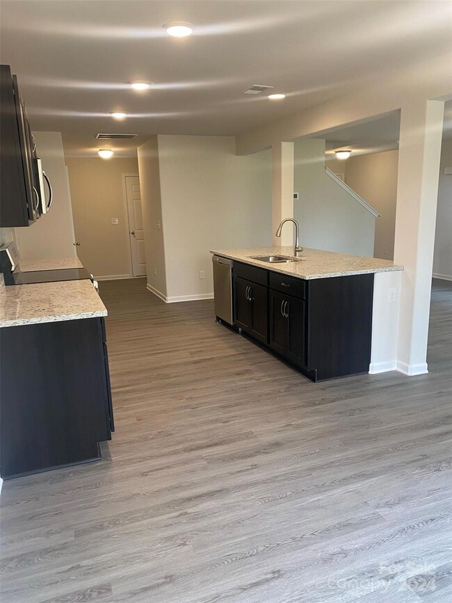 1307 Dodd St, Shelby, NC 28152 - photo 3