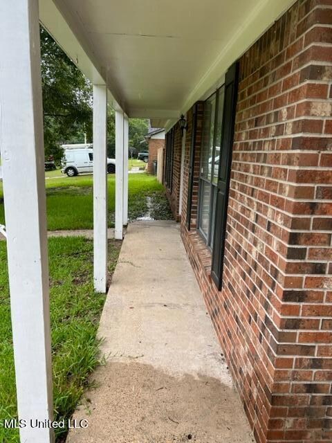10425 Riverbend Cir, Moss Point, MS 39562 - photo 2