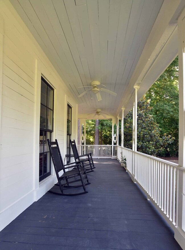 1126 Valley Rd, Albany, GA 31707 - photo 4