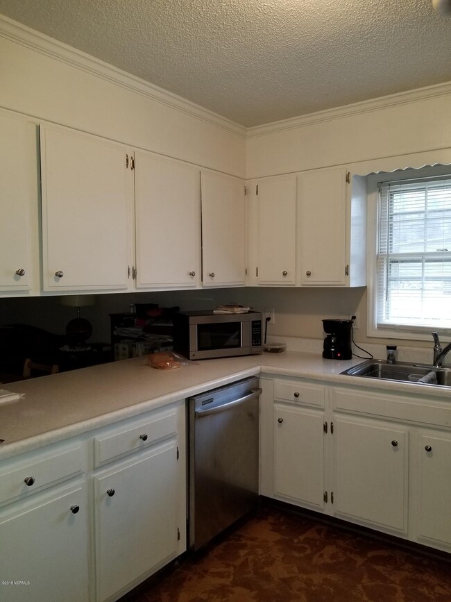 1131 Gould Rd, Jacksonville, NC 28540 - photo 7