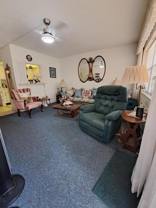 4 Windsor A, West Palm Beach, FL 33417 - photo 4