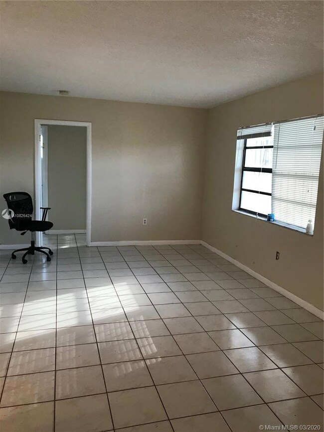 unlisted-address, Miami, FL 33170 - photo 2