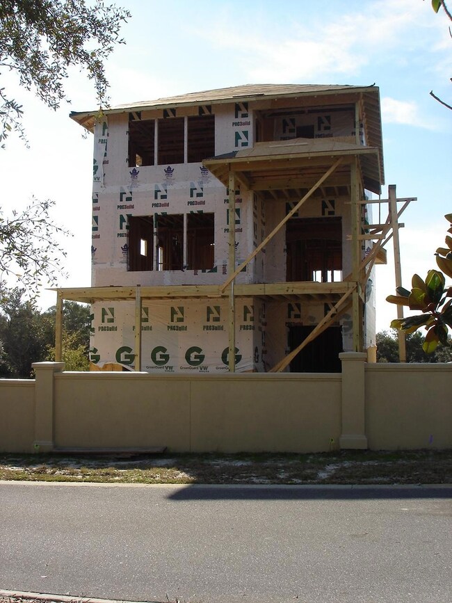 MALLORY REAR PORCHES