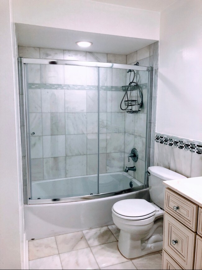 1108 Castilian Ct unit 211, Glenview, IL 60025 - photo 7