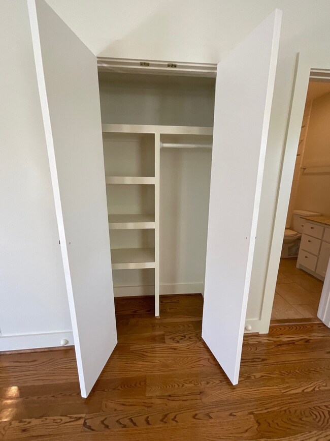 606 Aurora St unit Gar Apt, Houston, TX 77008 - photo 6