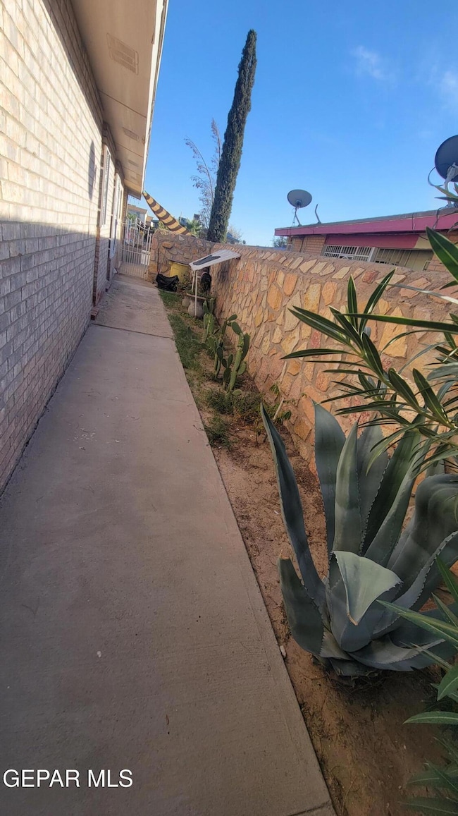 9513 Martinique Dr, El Paso, TX 79927 - photo 2