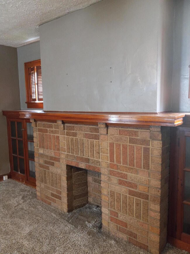 690 S Burgess Ave, Columbus, OH 43204 - photo 4